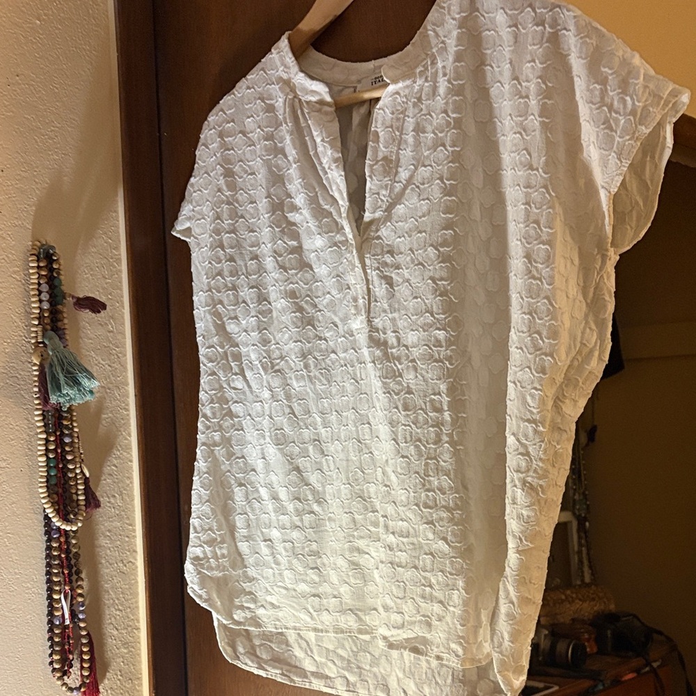 0039 Italy White Women's Top